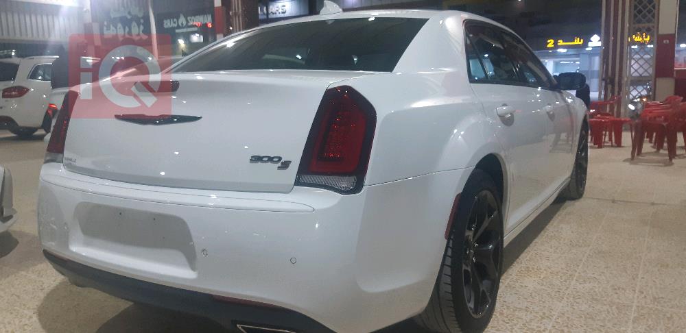 کرایسلەر 300